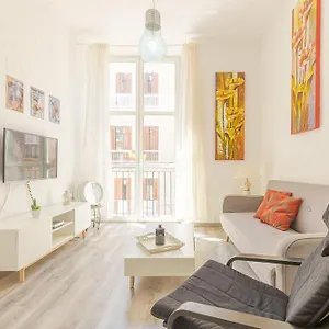 beautiful-flat-with-balcony-and-wifi-in-malaga-center.es-andalucia.com/